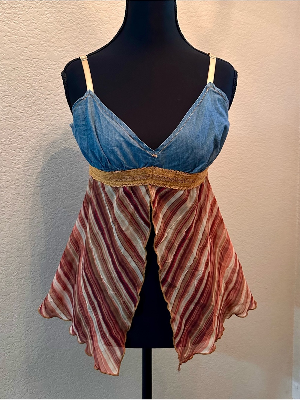 FANG Denim Look Lace Trim Handkerchief Hem Cami Top Size Large